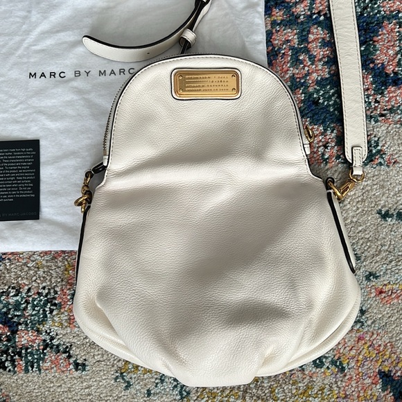 SOLD - MARC BY MARC JACOBS Small Crossbody Bag - Picture 6 of 9